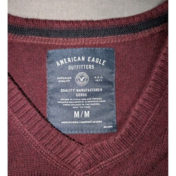 American Eagle Sweater Men’s Size Medium Maroon V-neck Preppy Y2K - Picture 4 of 9